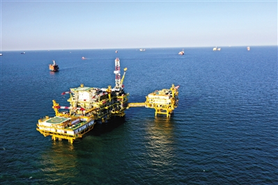我国首个海上智能油田建成投产 将为渤海油田绿色发展保驾护航